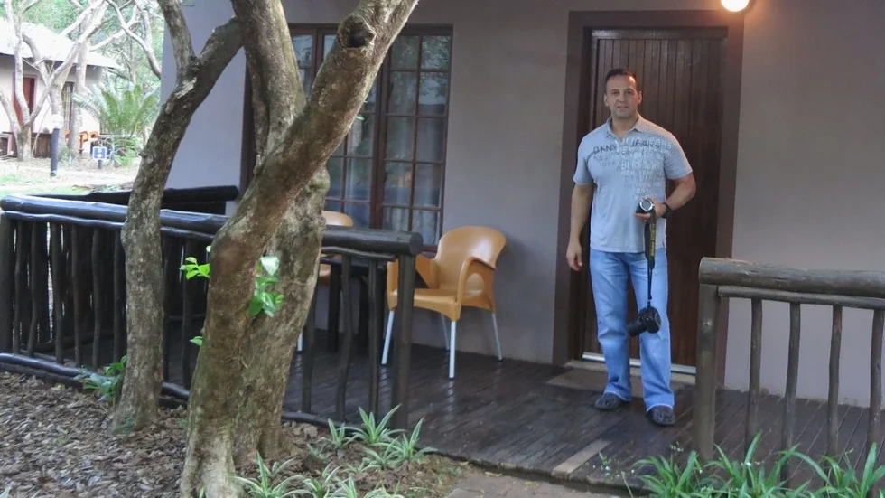 Ed Zakarian on location at Endoneni Lodge, South Africa