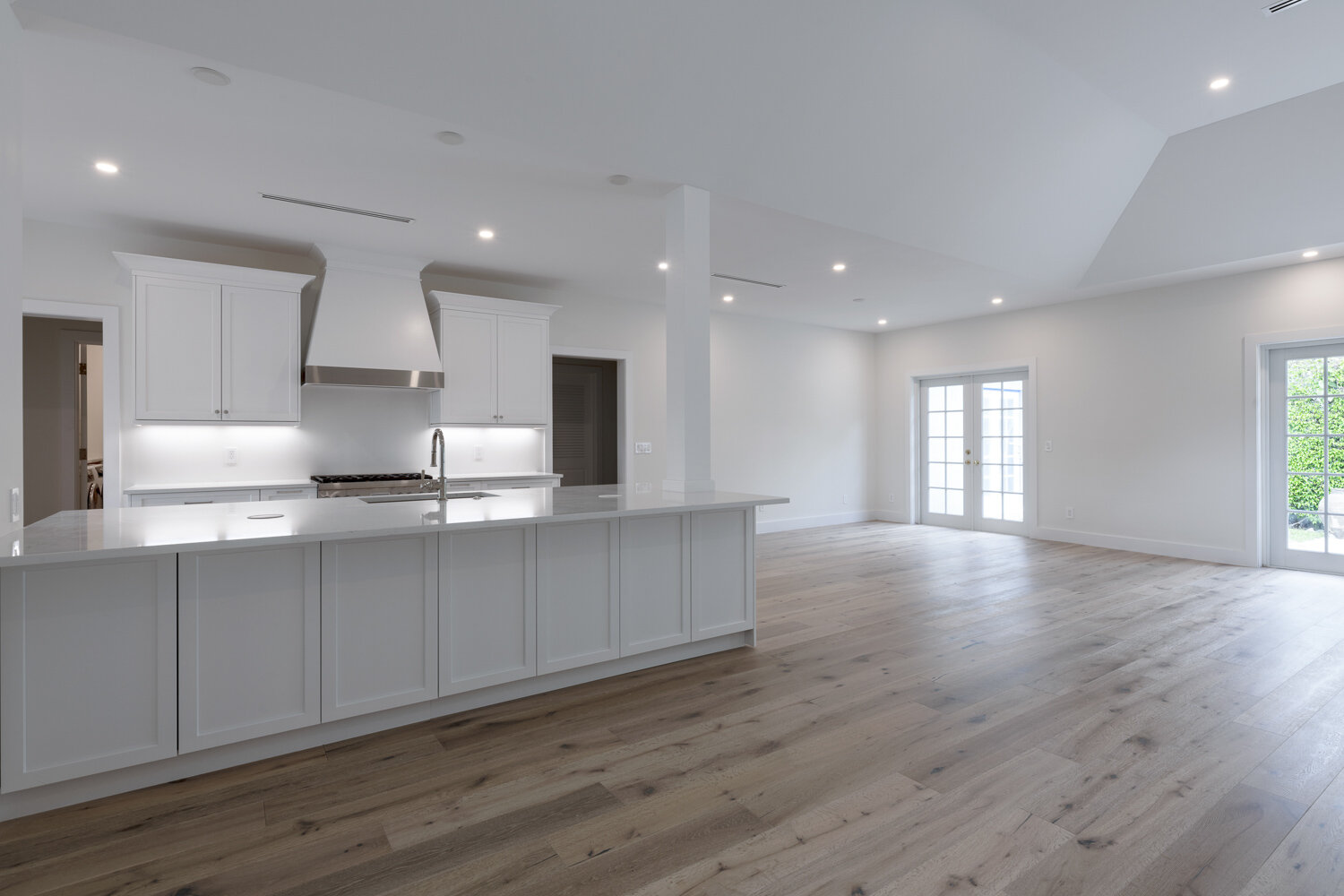 Kitchen and living area, empty