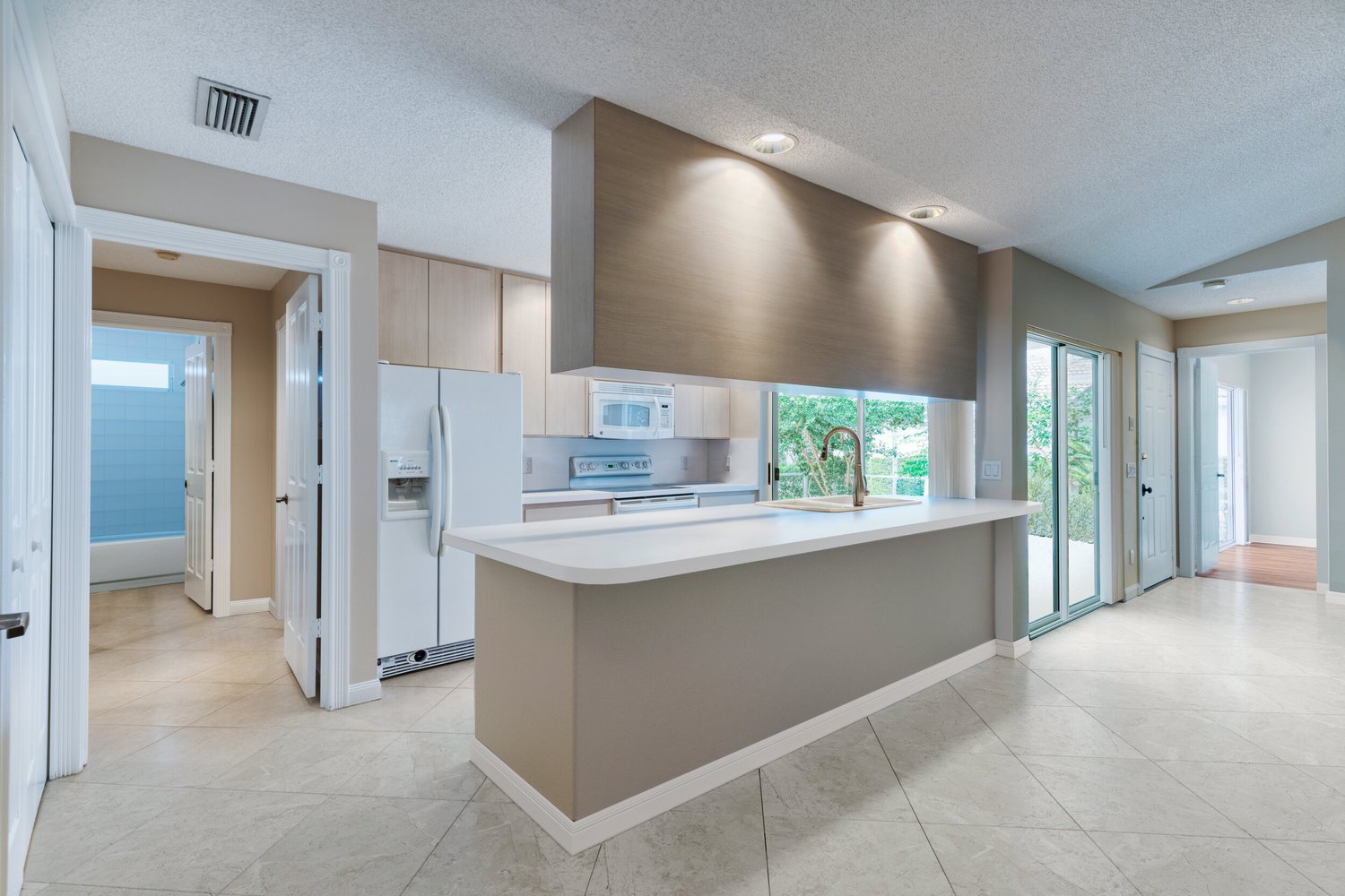 Kitchen, furniture removed