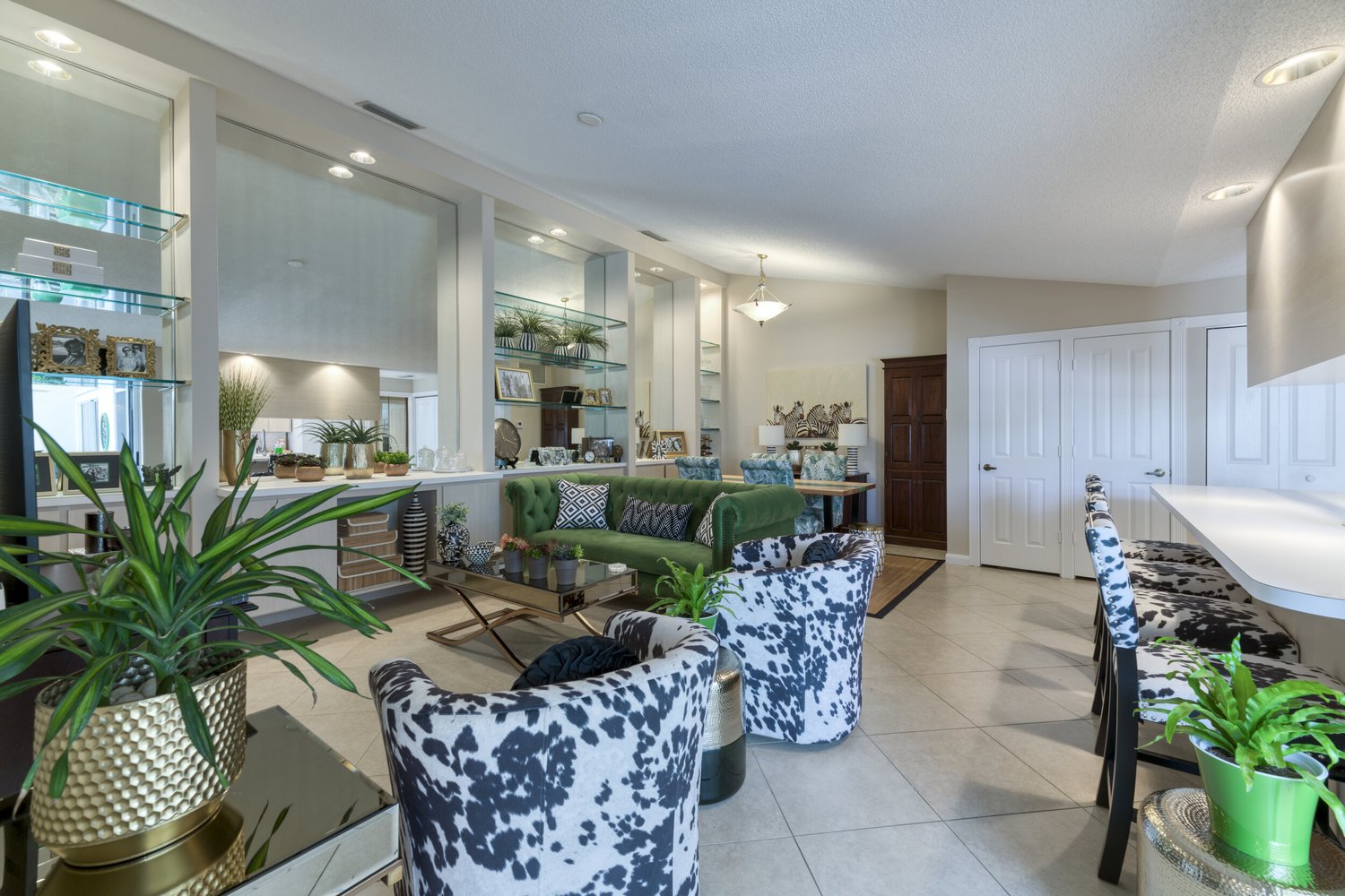 Dining area, original furniture